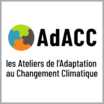 Logo de l'AdACC avec un cercle en forme de puzzle coloré, accompagné du texte 'AdACC les Ateliers de l’Adaptation au Changement Climatique